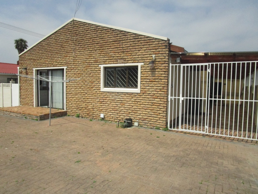 3 Bedroom Property for Sale in Athlone Western Cape